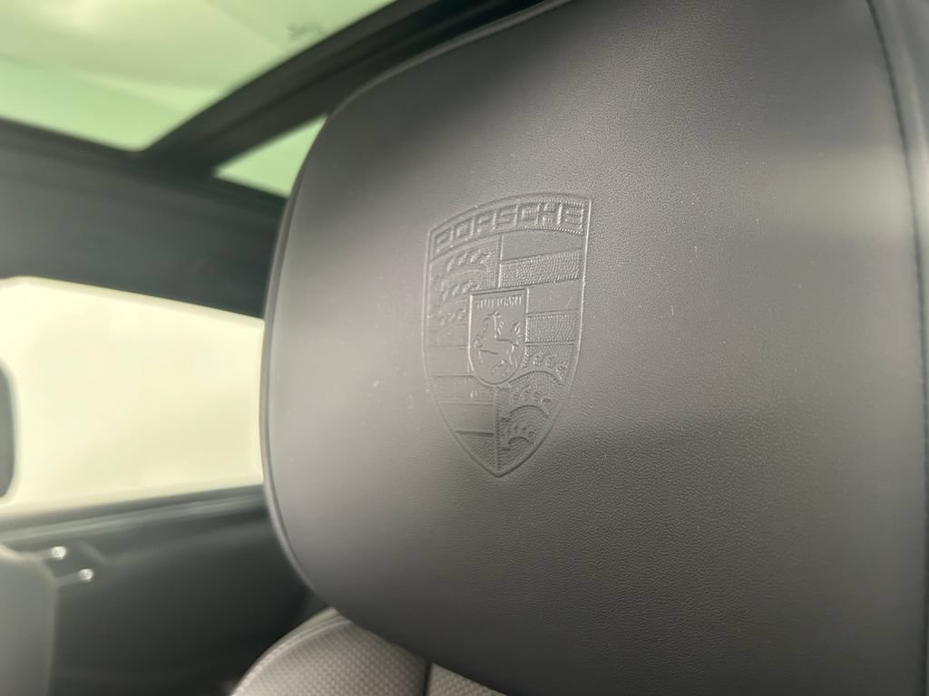 Certified 2025 Porsche Macan S AWD/4WD image 17