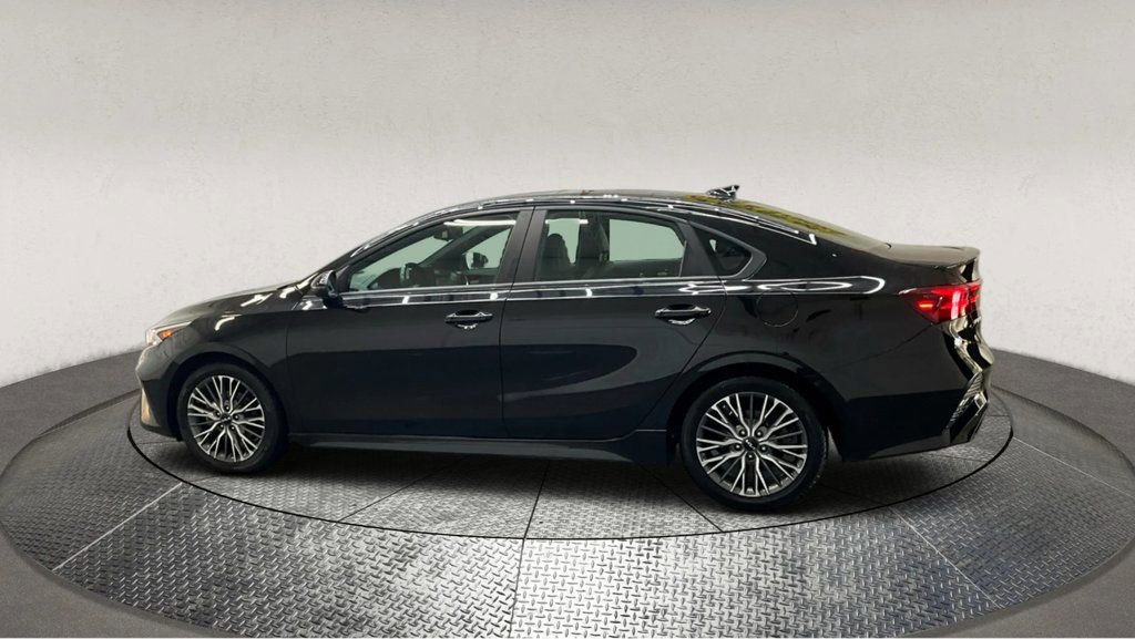 Used 2022 Kia Forte GT-Line w/ GT-Line Premium Package image 4