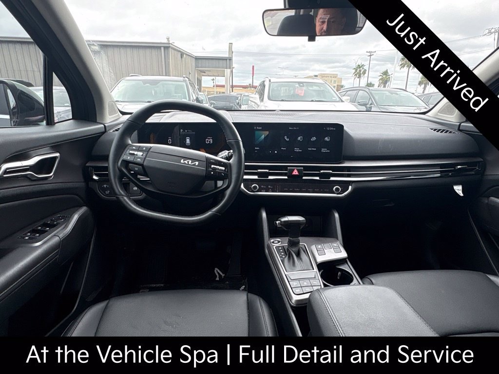Certified 2026 Kia Sportage EX w/ EX Panorama Roof Package FWD image 5