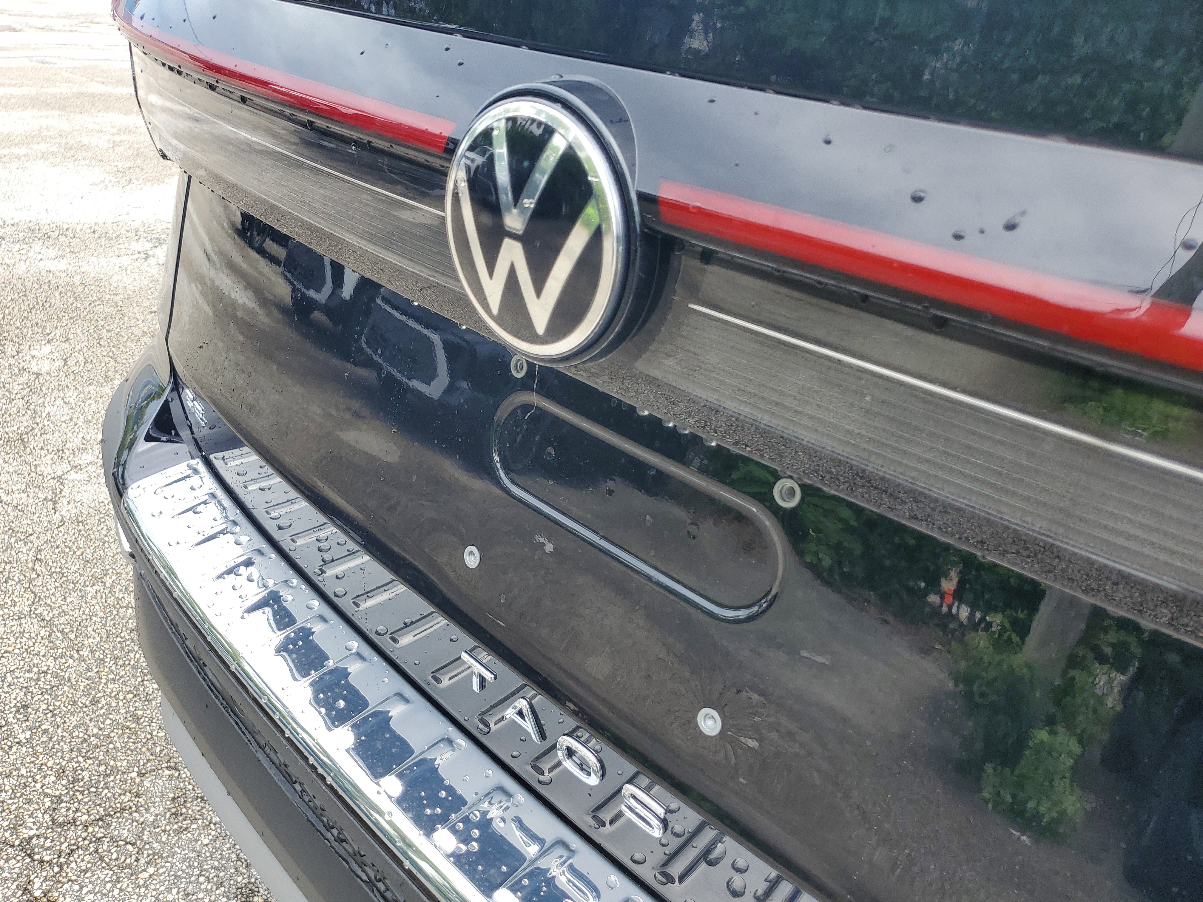 New 2025 Volkswagen Taos SE image 5