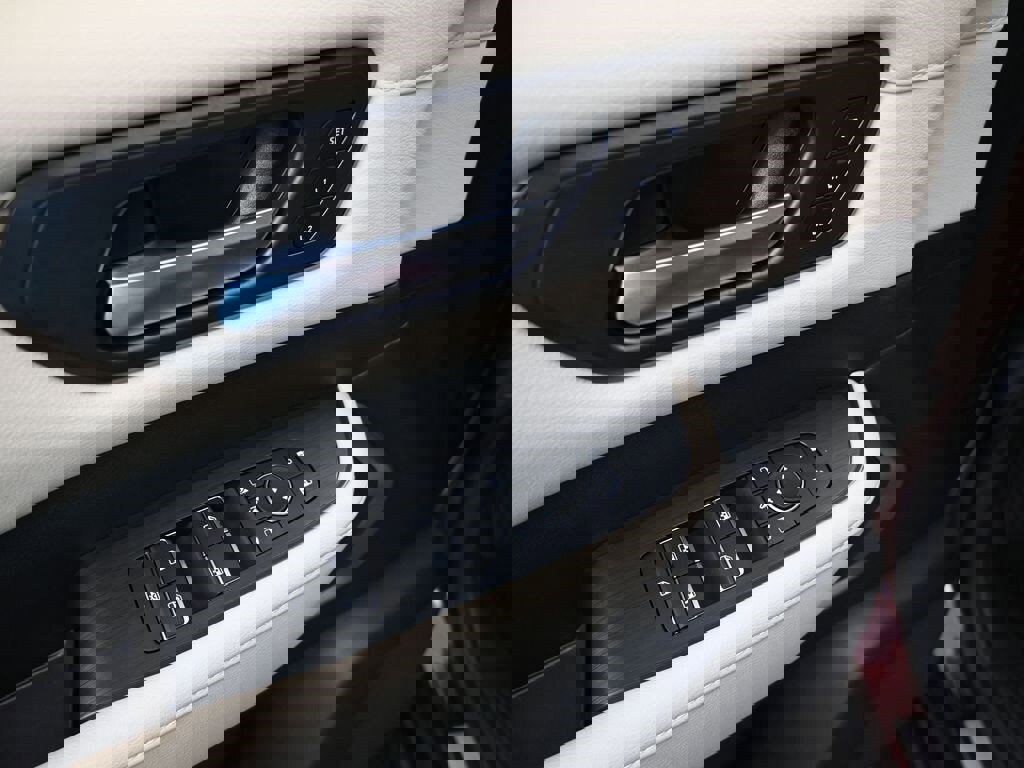 New 2025 Nissan Armada Platinum w/ Convenience Package image 11