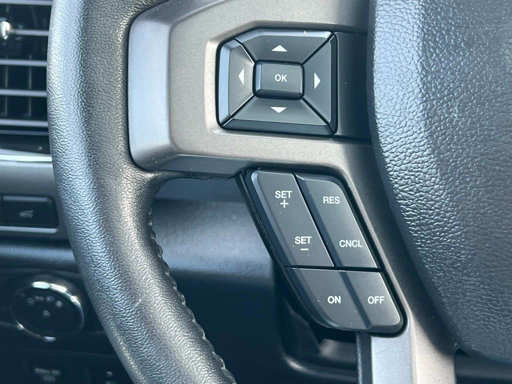 Used 2018 Ford Expedition XLT w/ Equipment Group 202A AWD/4WD image 35