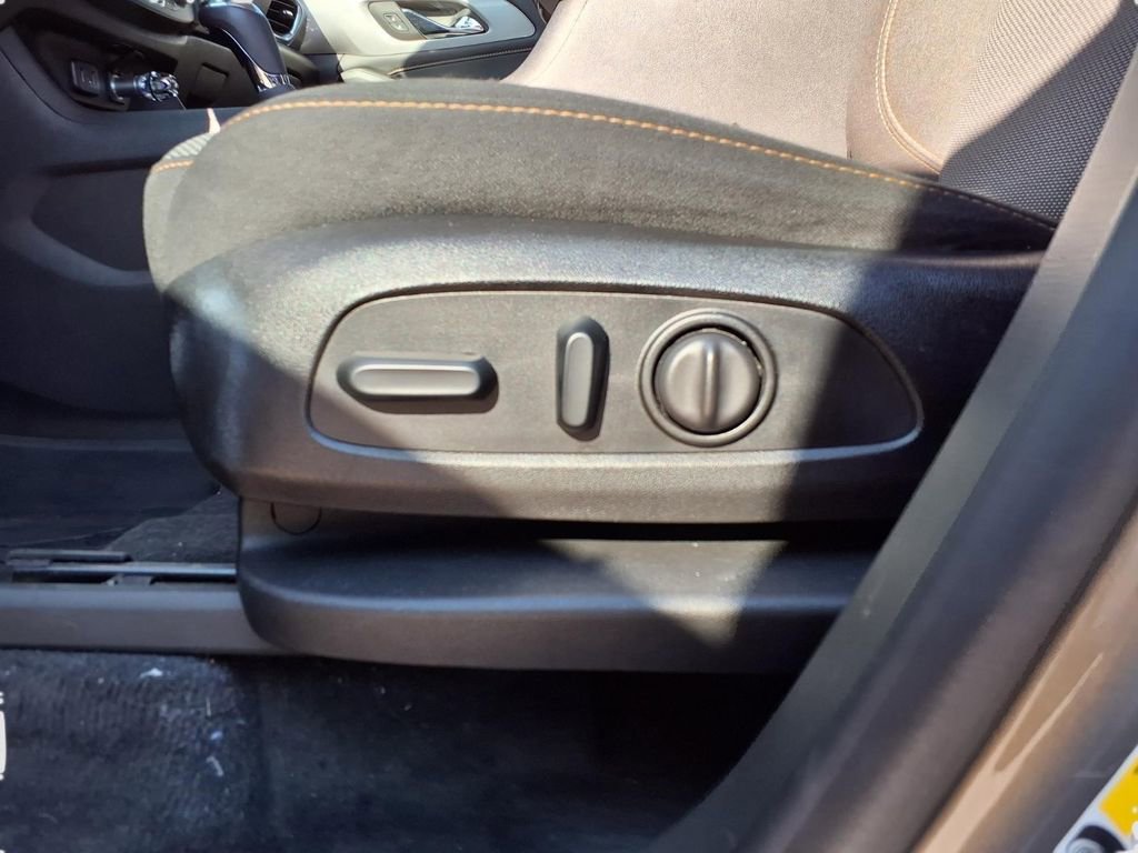 Used 2018 Chevrolet Traverse LT FWD image 32
