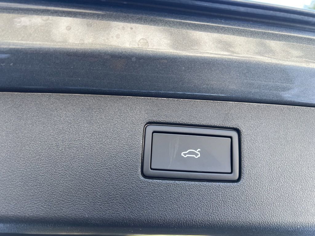 New 2026 Volkswagen Tiguan SE image 10