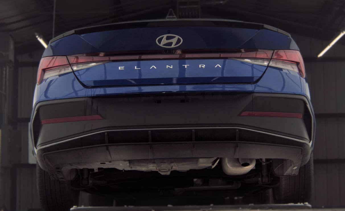 Used 2025 Hyundai Elantra Sport FWD image 8