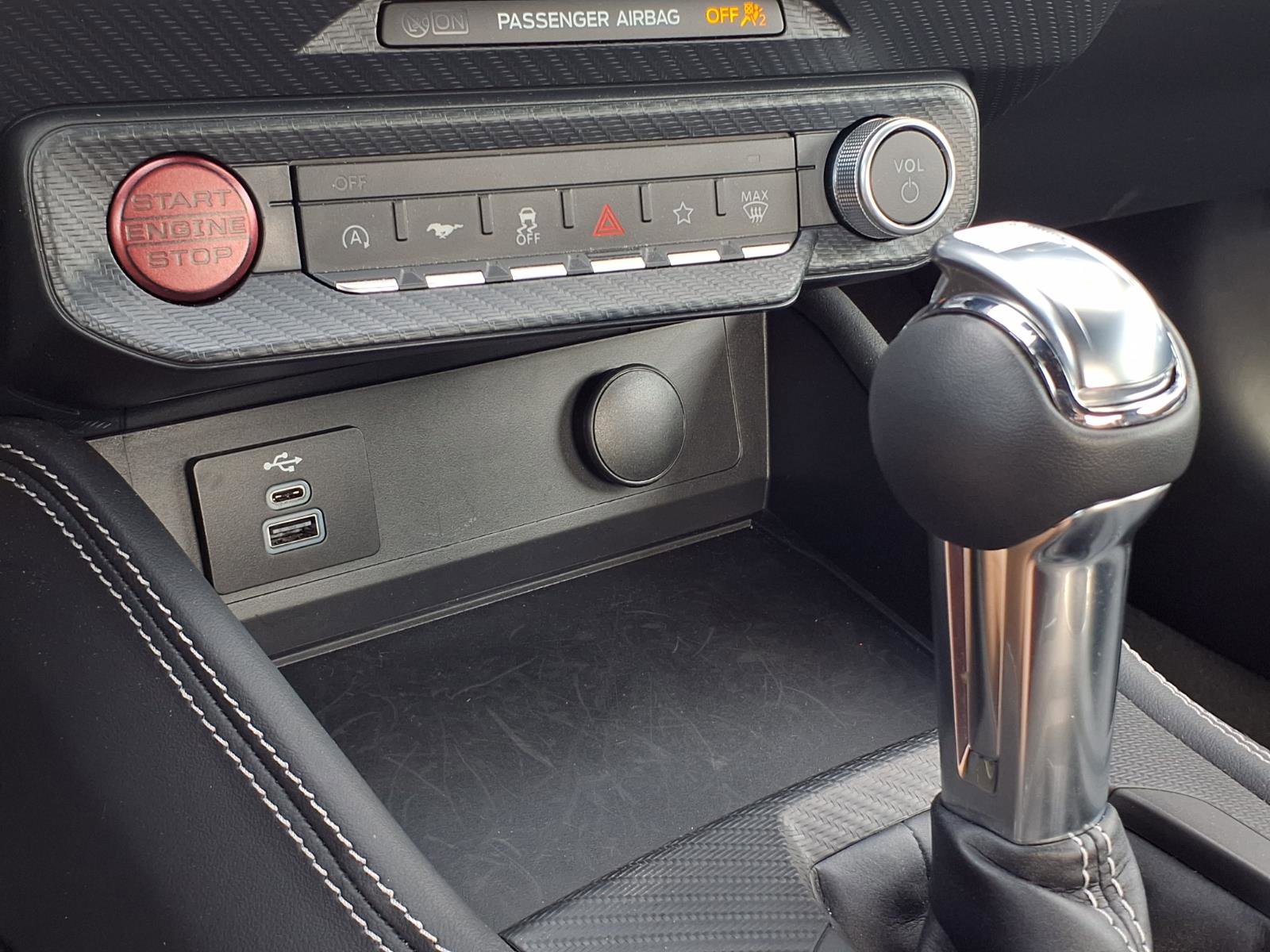 Used 2025 Ford Mustang GT Premium RWD image 13
