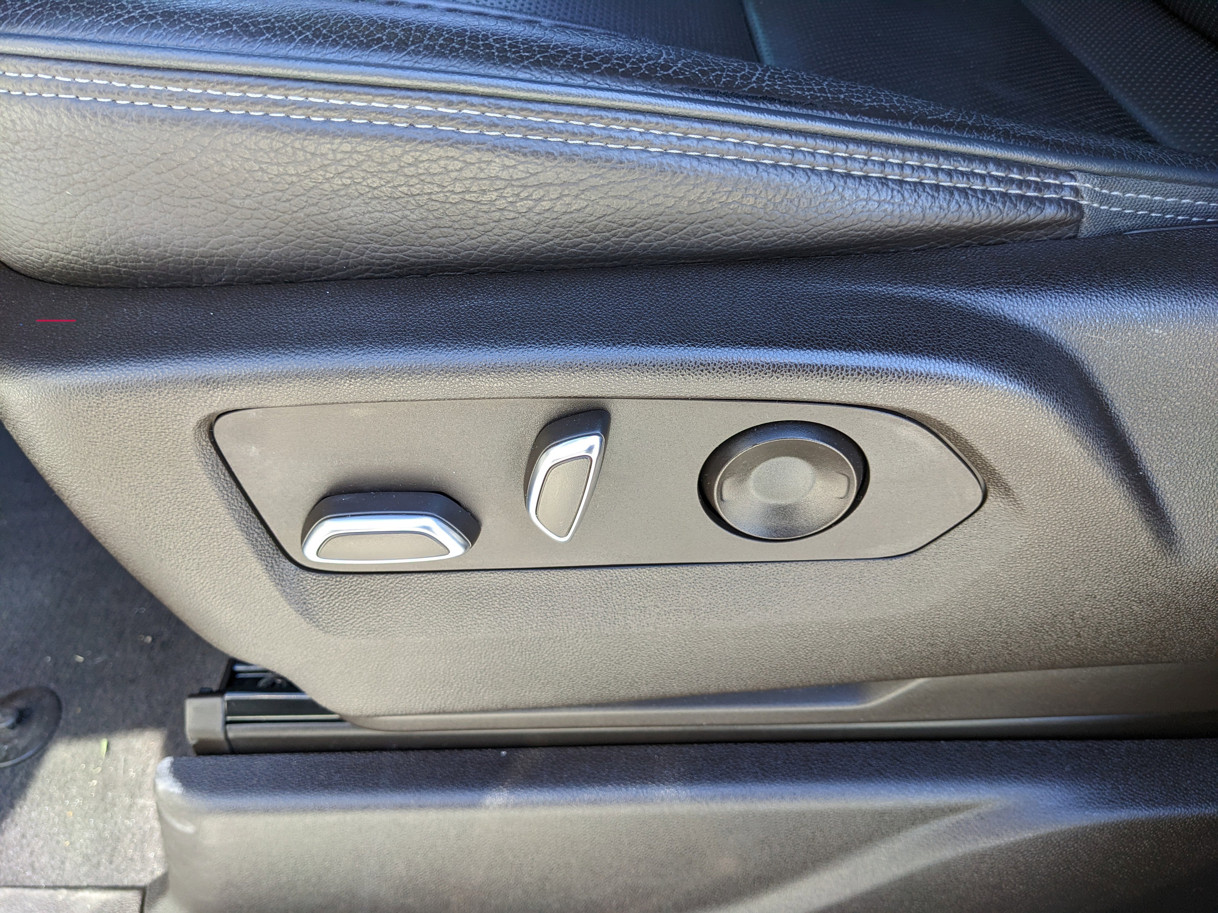 Used 2022 GMC Yukon XL Denali image 26