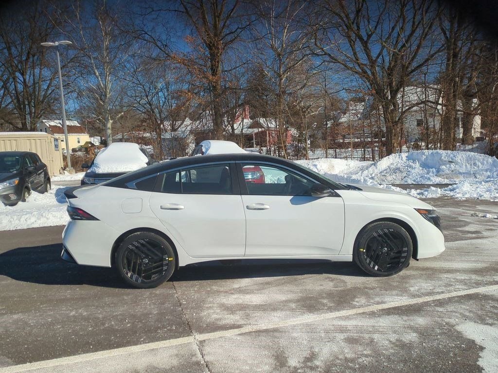 New 2026 Nissan Sentra SR w/ Floor Mat Package FWD image 31