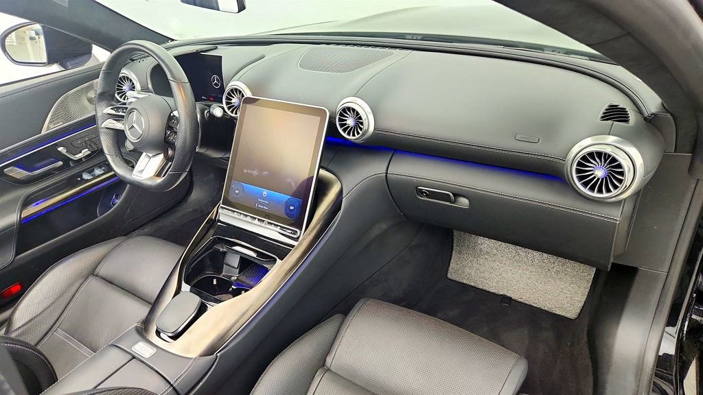 Used 2022 Mercedes-Benz SL 63 AMG 4MATIC w/ Driver Assistance Package image 23