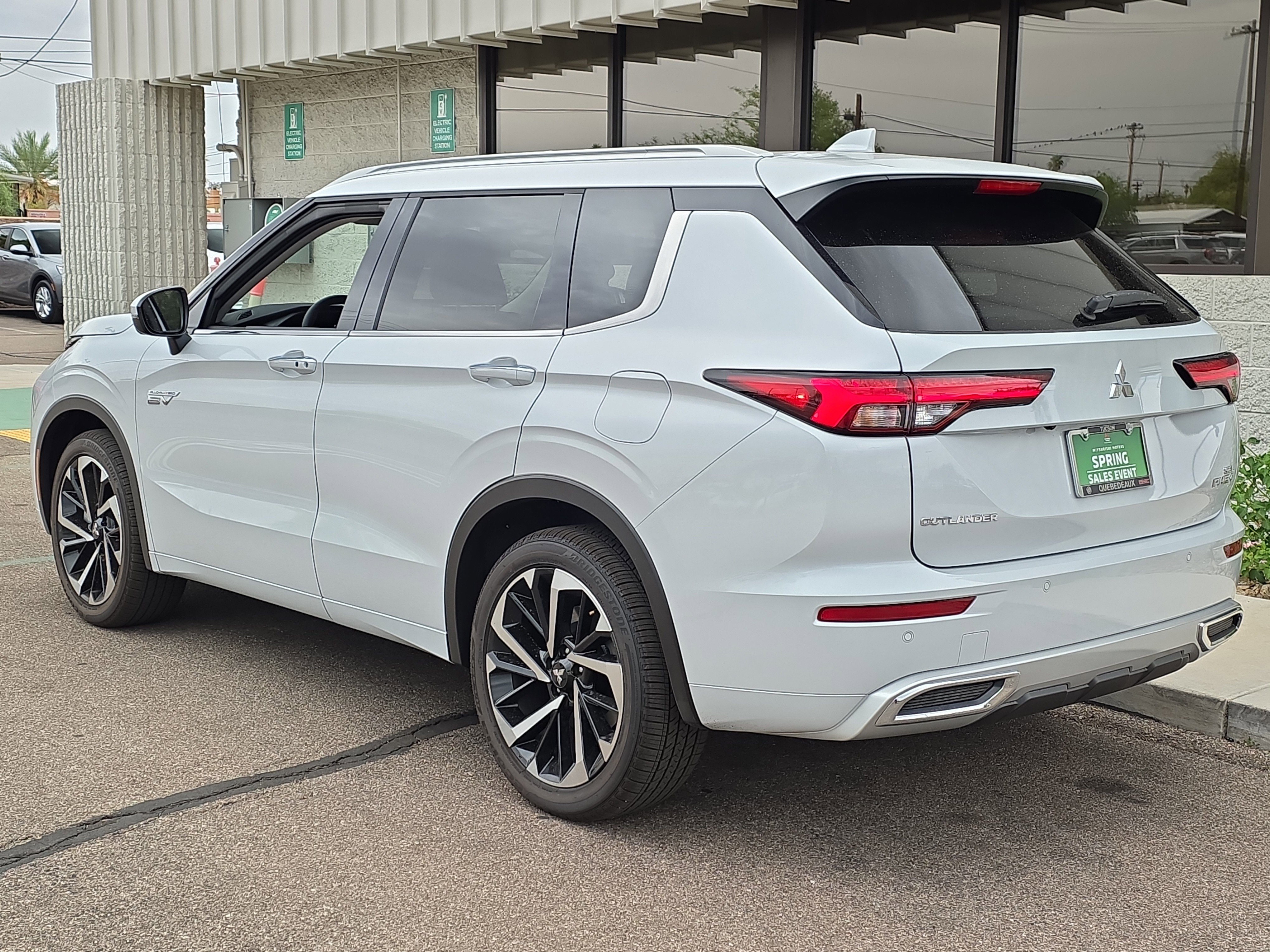 New 2025 Mitsubishi Outlander SEL image 5