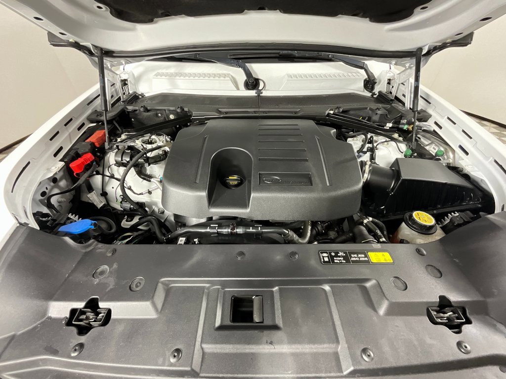 Certified 2022 Land Rover Defender 110 X-Dynamic SE image 28