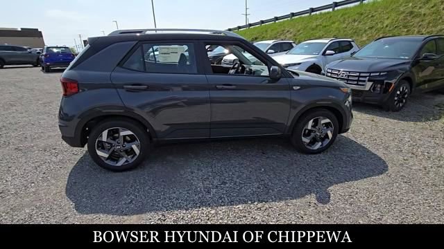 Used 2025 Hyundai Venue Limited FWD image 7