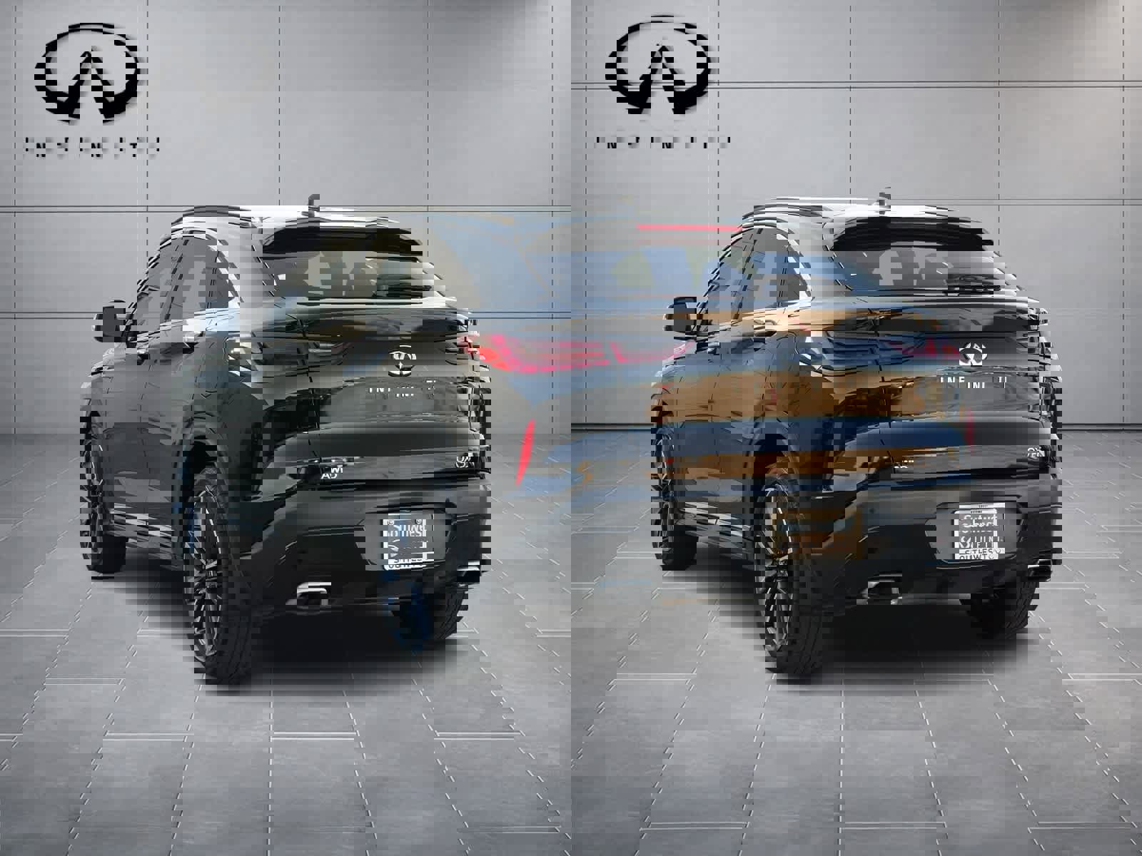 Used 2024 INFINITI QX55 Essential w/ Accent Package image 5