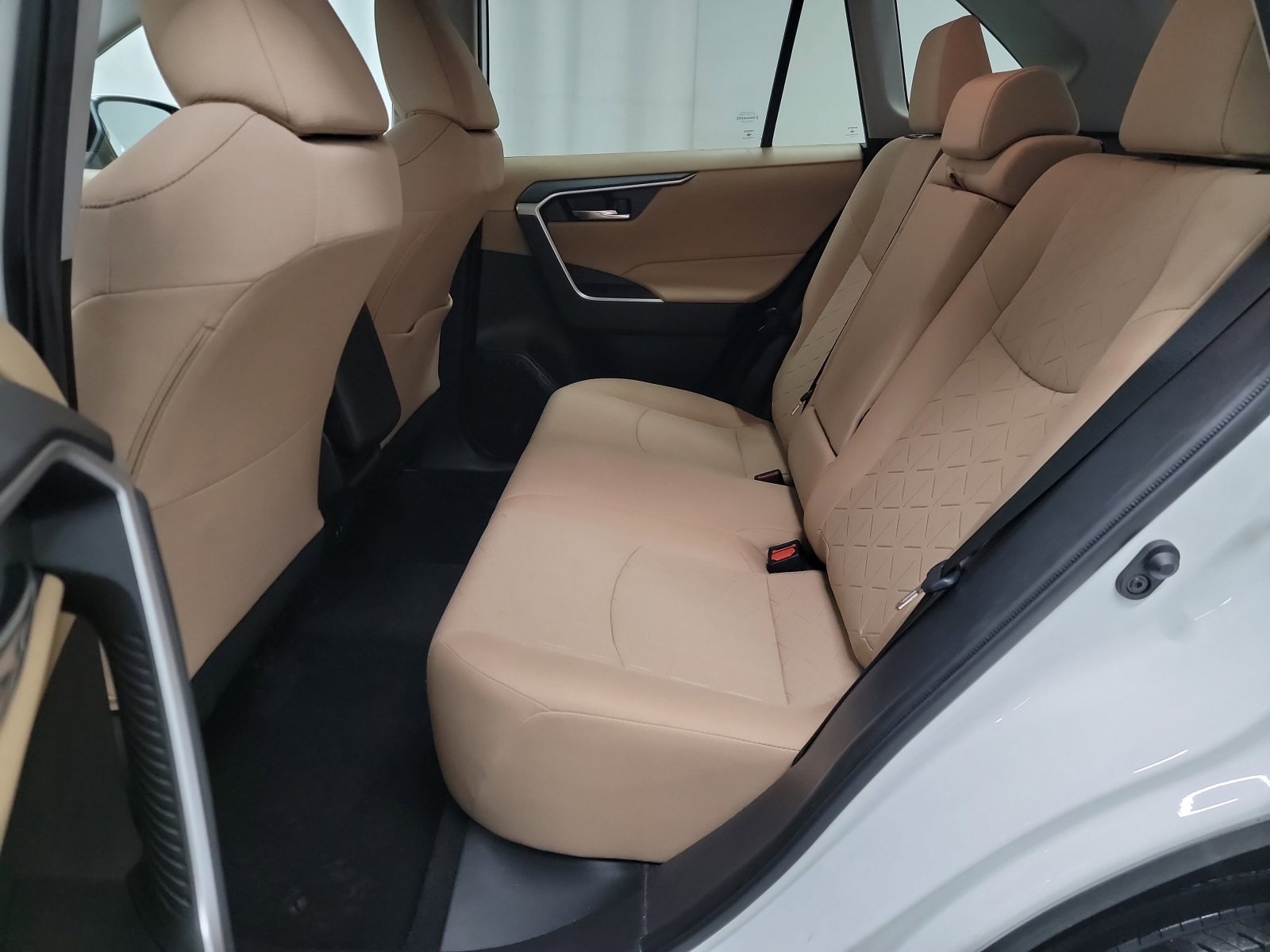 Used 2020 Toyota RAV4 XLE image 28