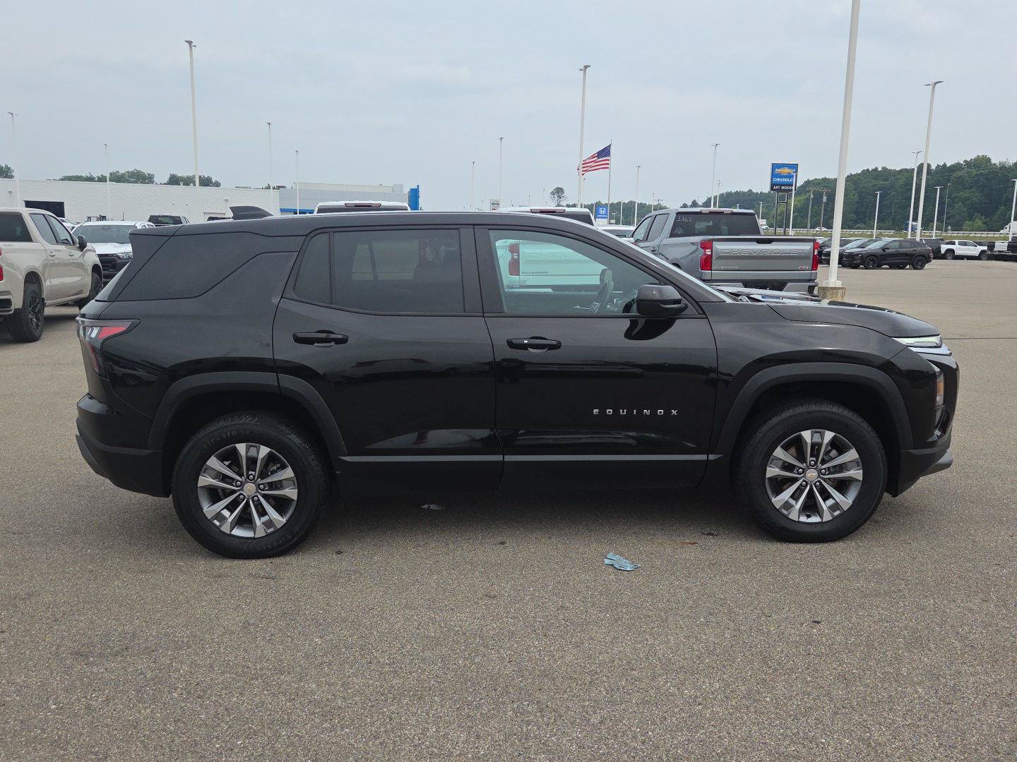 Used 2025 Chevrolet Equinox LT FWD image 7