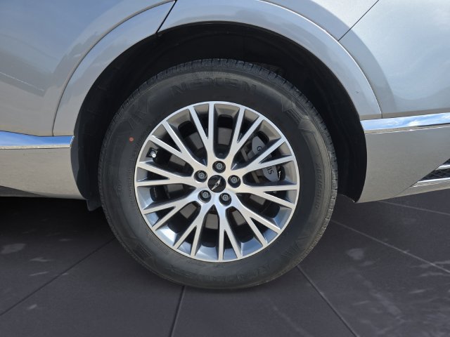 Used 2025 Genesis GV80 2.5T Standard AWD/4WD image 14