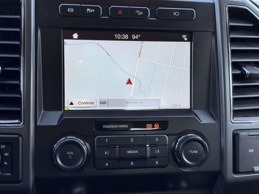 Used 2019 Ford F250 XLT w/ XLT Premium Package AWD/4WD image 3