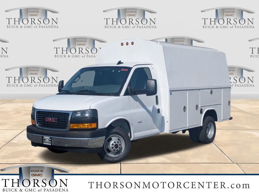 New 2026 GMC Savana 3500 w/ Power Convenience Package RWD image 1