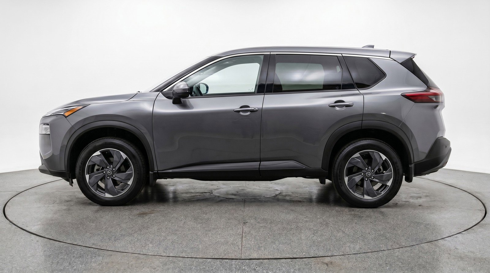 Used 2025 Nissan Rogue SV FWD image 5