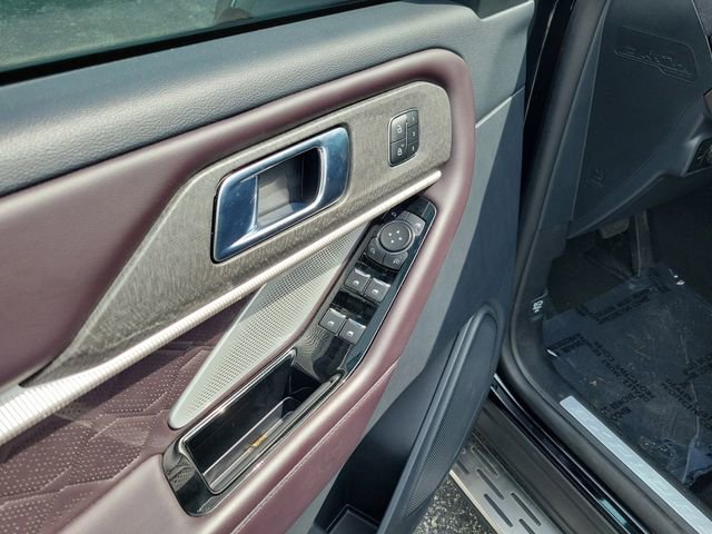 Used 2025 Ford Explorer Platinum w/ Ultimate Package image 11