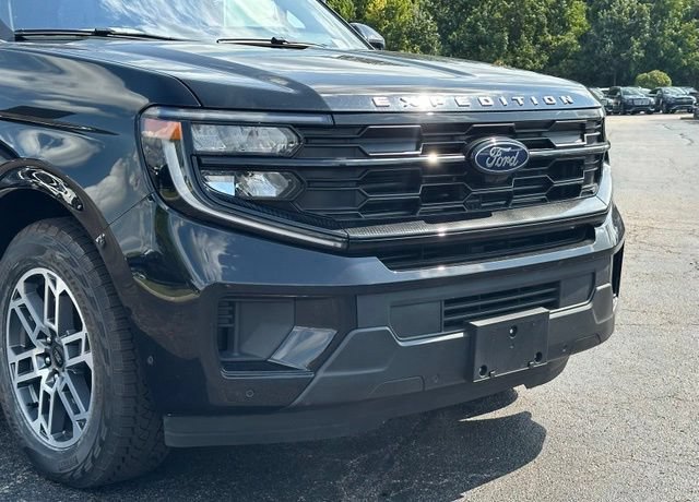 Used 2025 Ford Expedition Active AWD/4WD video 2