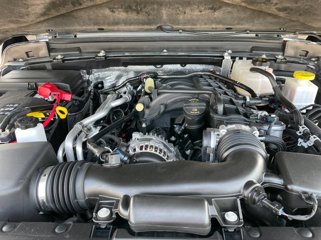 Used 2025 Jeep Gladiator Mojave AWD/4WD image 32
