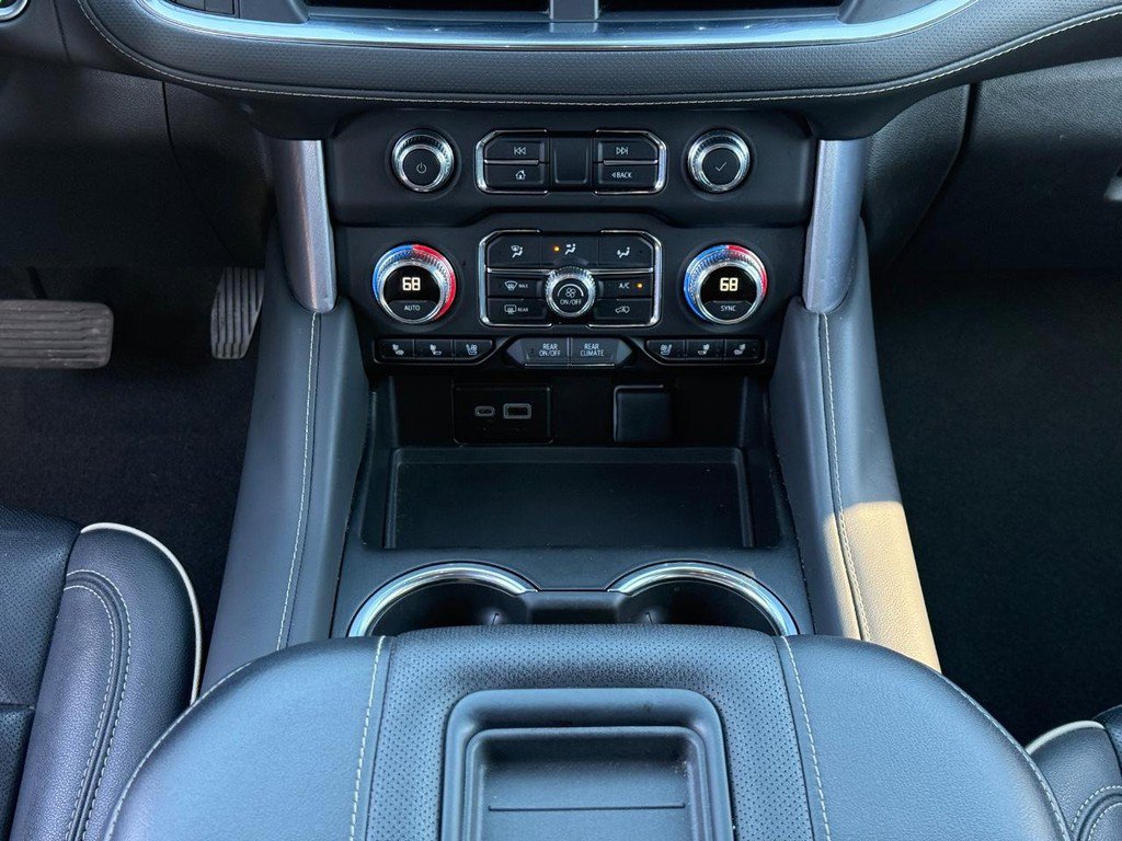 Used 2024 GMC Yukon XL SLT image 17