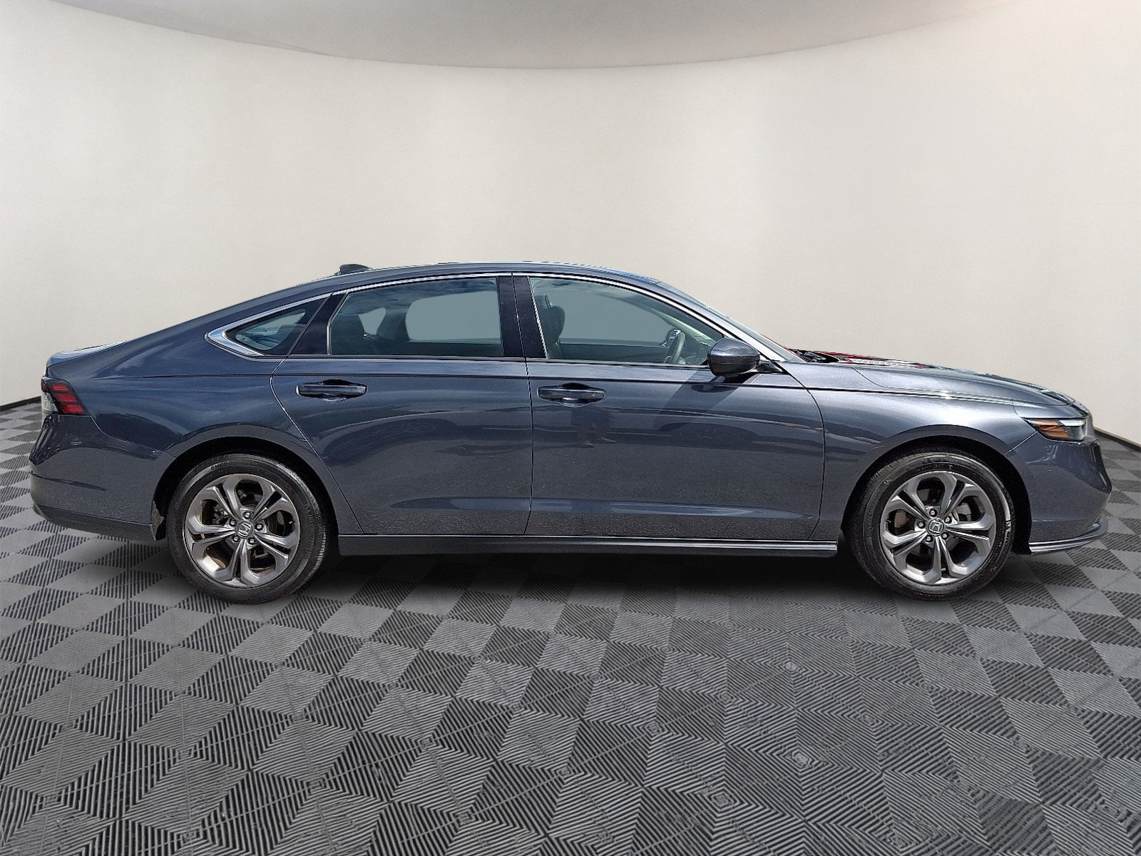 Used 2024 Honda Accord EX image 7