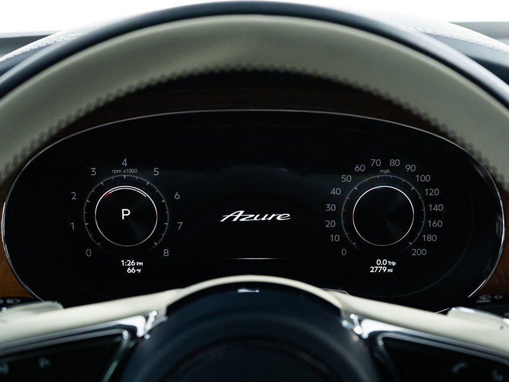 Used 2025 Bentley Bentayga image 33