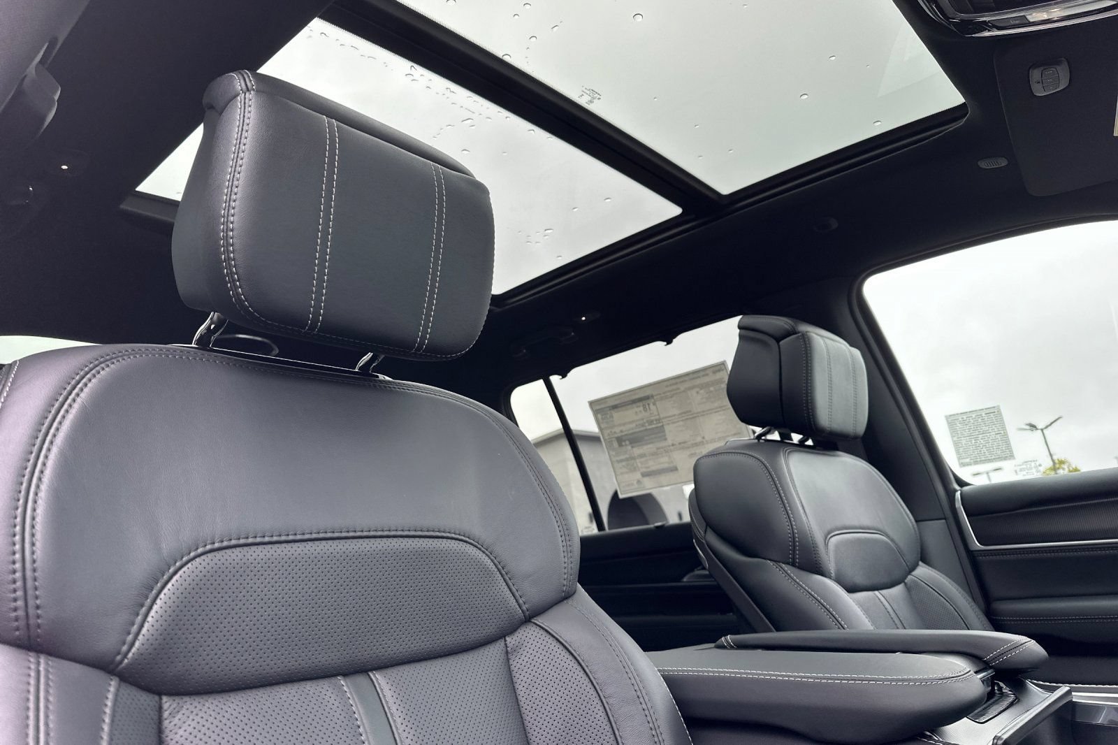 New 2026 Jeep Grand Wagoneer L Summit AWD/4WD image 17