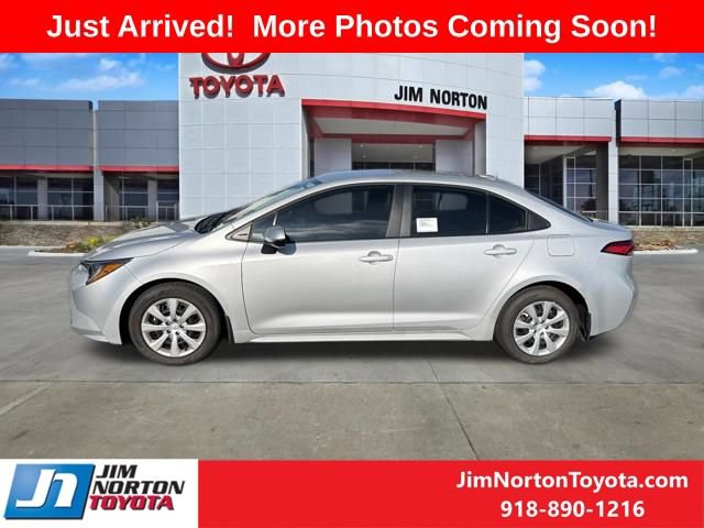 Used 2026 Toyota Corolla LE FWD image 4