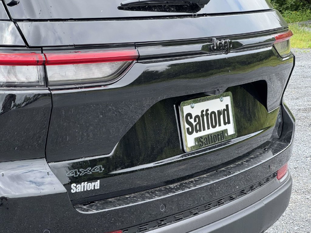 New 2026 Jeep Grand Cherokee Limited AWD/4WD image 11