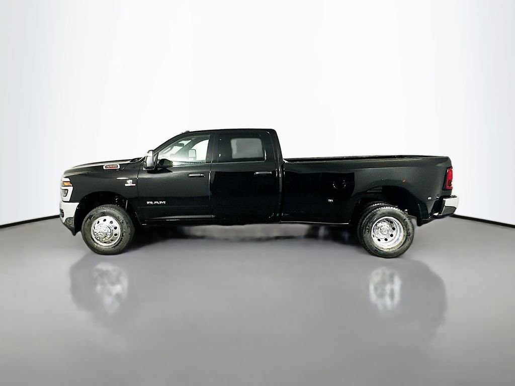 New 2026 RAM 3500 Big Horn AWD/4WD image 4