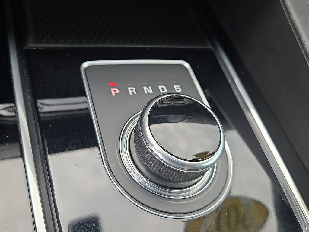 Used 2017 Jaguar F-PACE Premium image 15