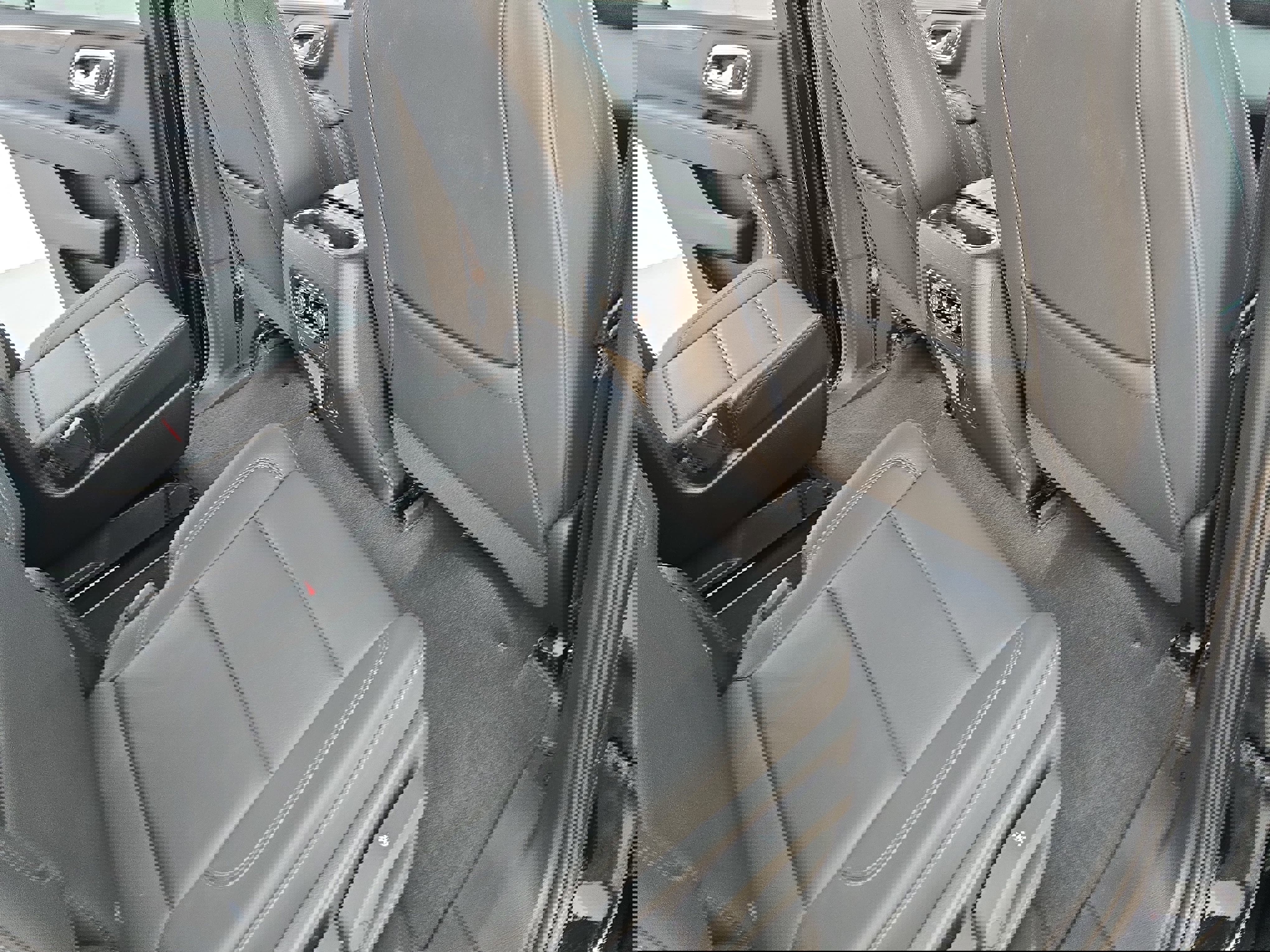 Used 2022 Chevrolet Tahoe Z71 w/ Luxury Package image 11