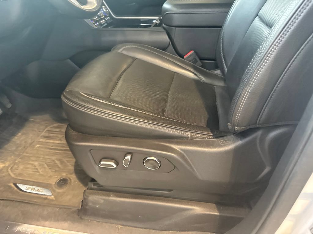 Used 2023 GMC Yukon XL Denali w/ LPO, Floor Liner Package AWD/4WD image 8