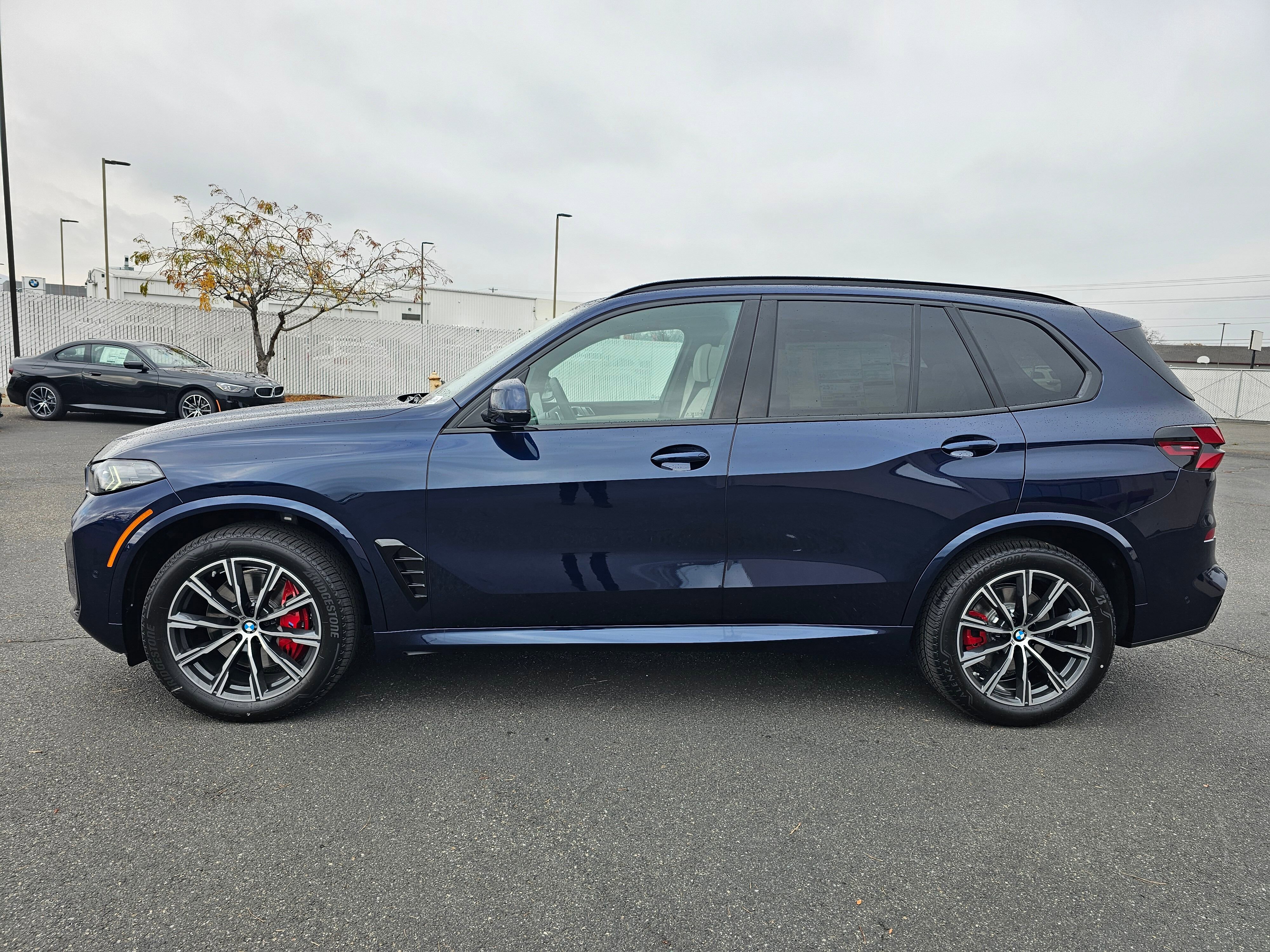 New 2026 BMW X5 xDrive40i w/ M Sport Package image 3