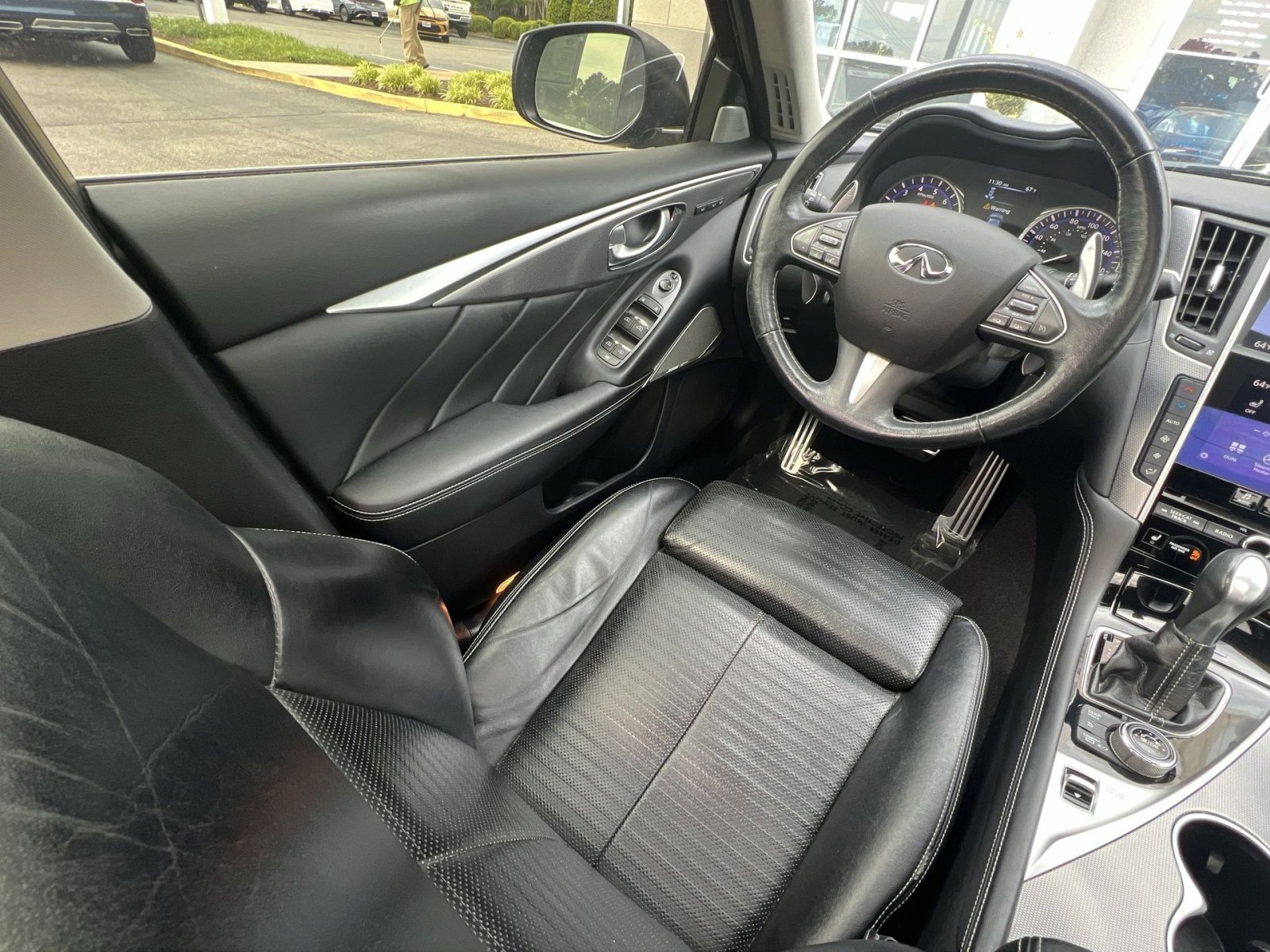 Used 2017 INFINITI Q50 Red Sport 400 AWD/4WD image 4