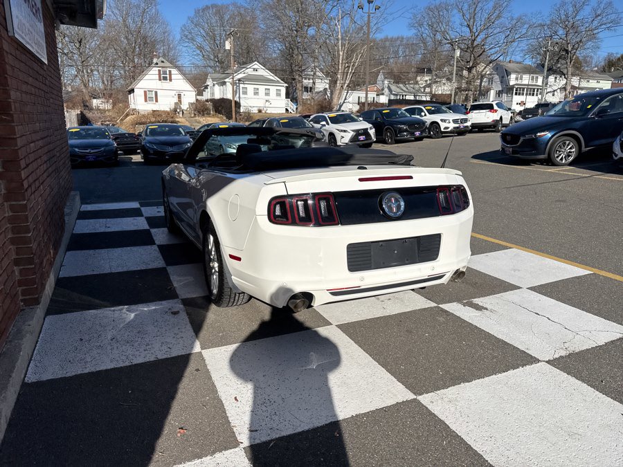 Used 2013 Ford Mustang Premium image 4