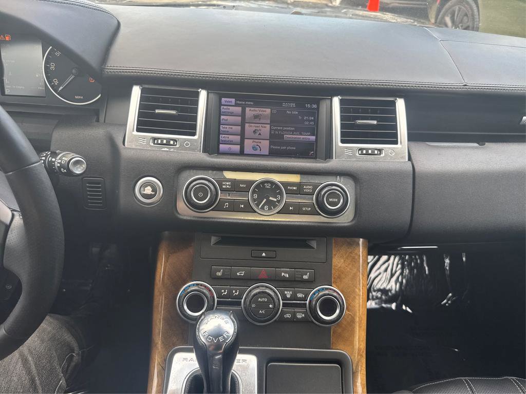 Used 2013 Land Rover Range Rover Sport HSE LUX image 12
