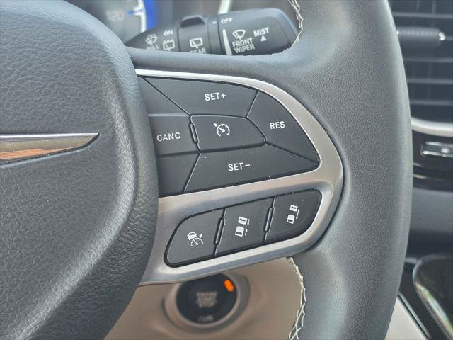 Certified 2024 Chrysler Pacifica Touring-L FWD image 35