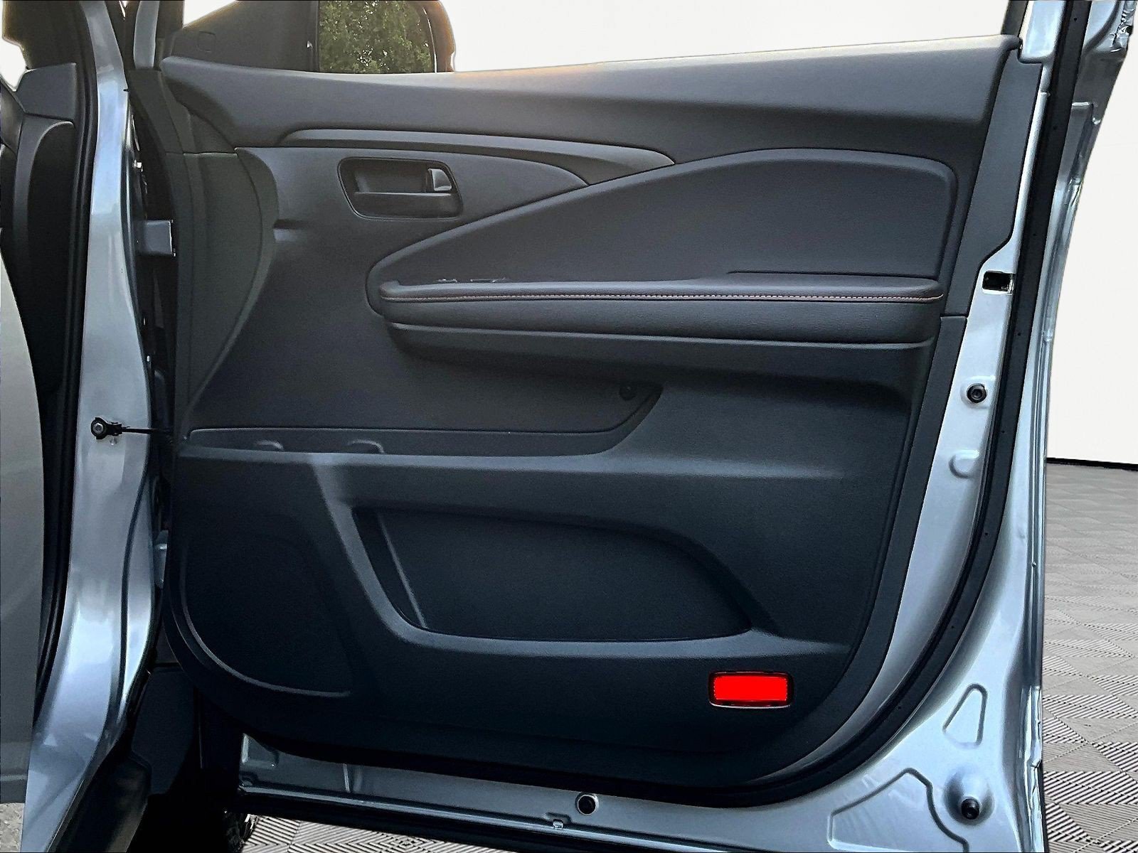 Used 2025 Honda Passport TrailSport image 28