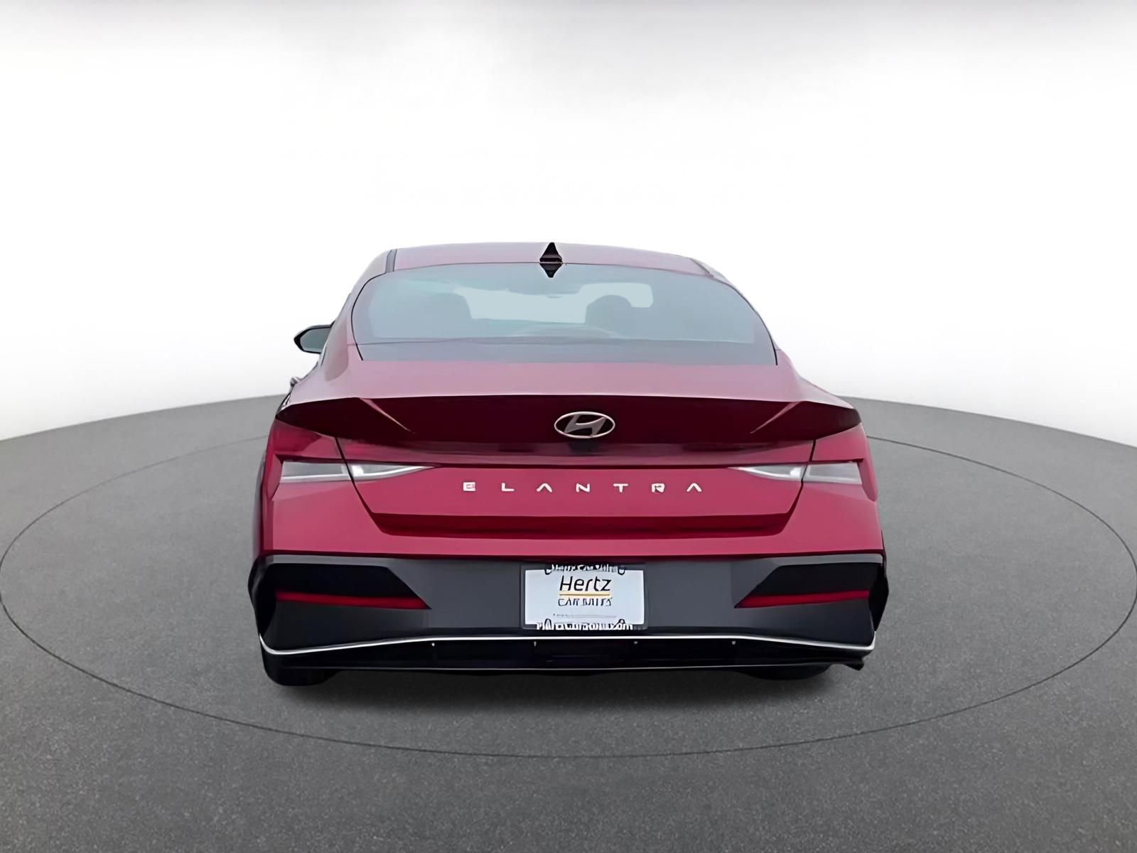 Used 2025 Hyundai Elantra SEL image 12