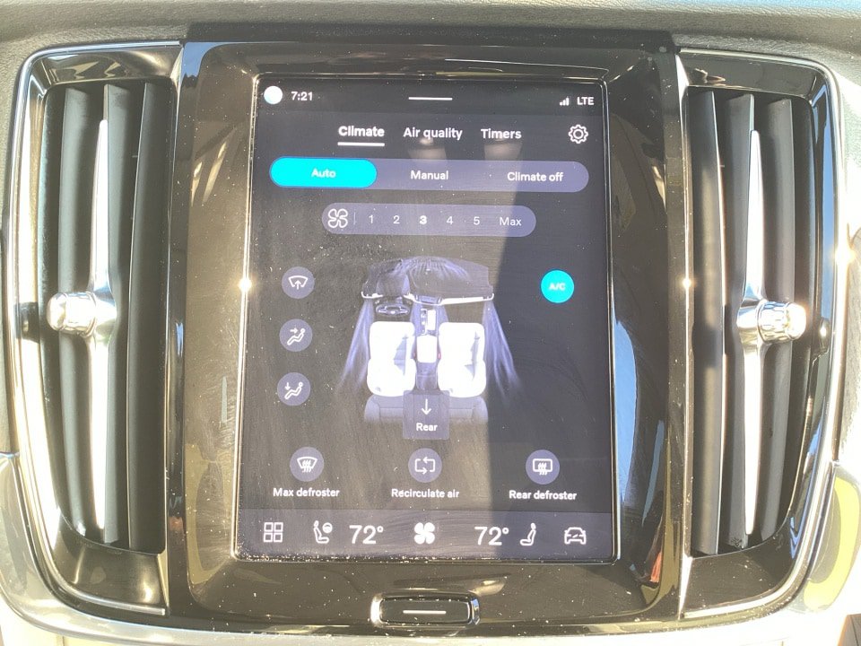 Certified 2023 Volvo V90 B6 Cross Country Plus AWD/4WD image 22