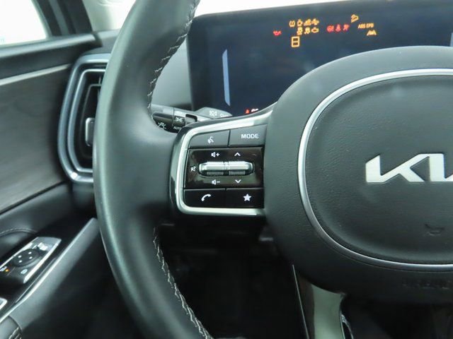 Used 2024 Kia Sorento SX image 11