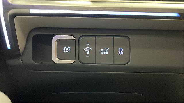 Used 2025 Hyundai Santa Fe Limited AWD/4WD image 35