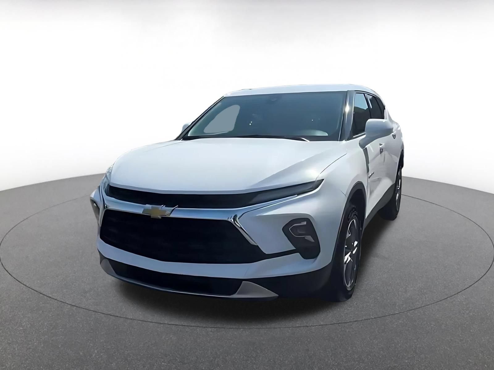Used 2026 Chevrolet Blazer LT FWD image 6