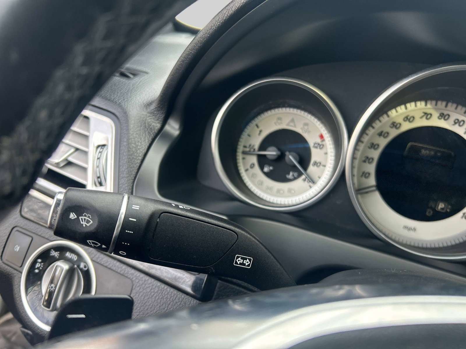 Used 2015 Mercedes-Benz E 400 4MATIC Coupe image 23