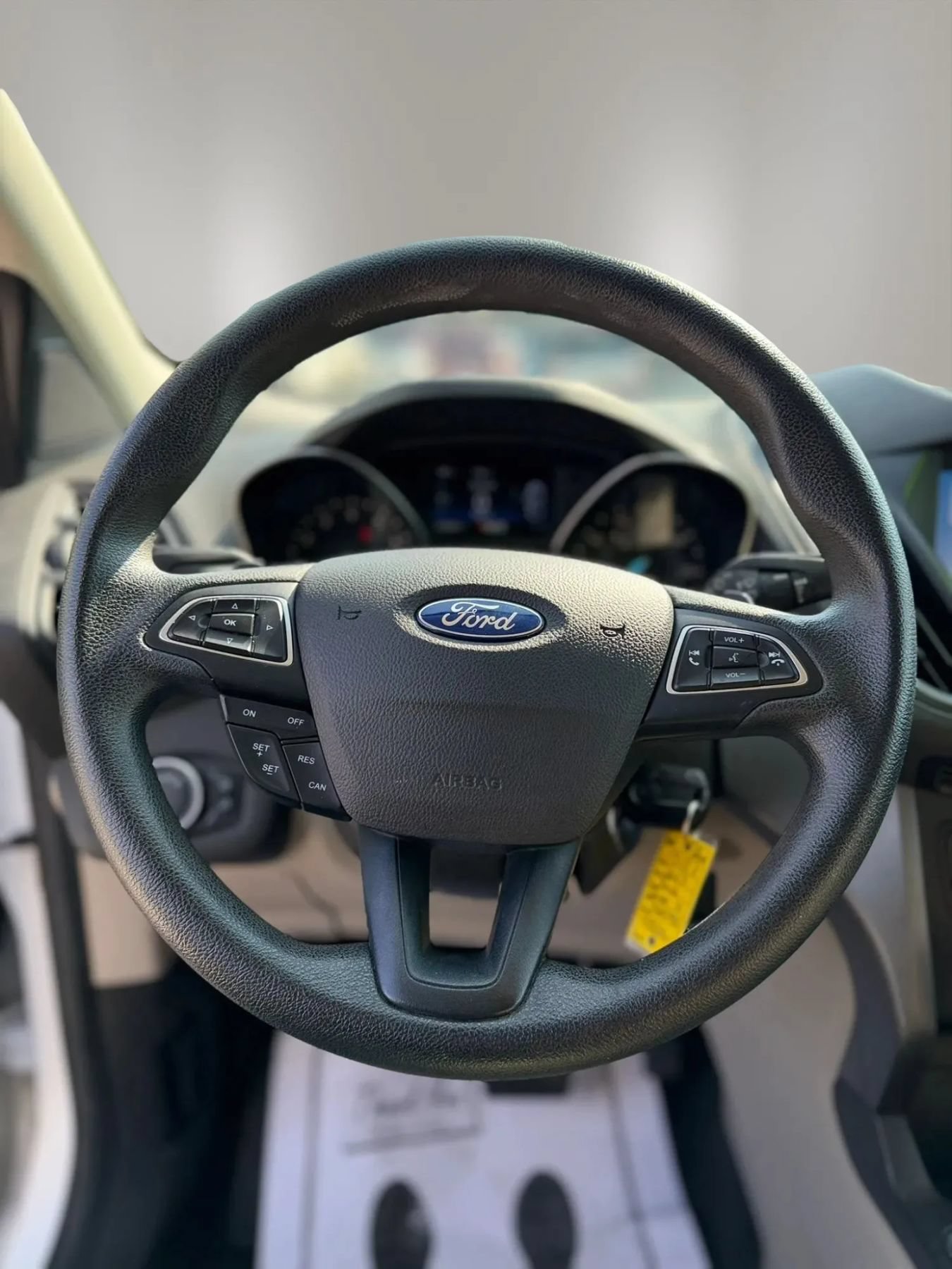 Used 2017 Ford Escape SE w/ Equipment Group 201A FWD image 18