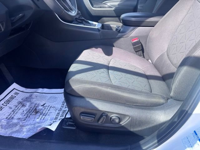 Used 2022 Toyota RAV4 XLE w/ XLE Grade Weather Package AWD/4WD image 14